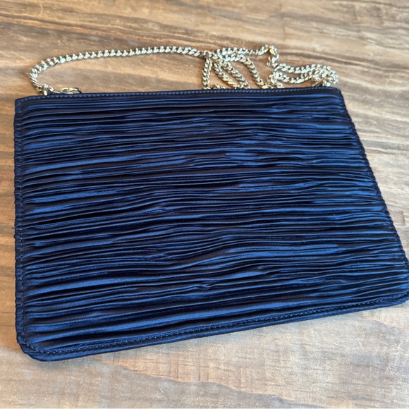Max&Co Max Mara Navy Blue Ruffle Gold Chain Crossbody Clutch Bag New - Picture 3 of 8